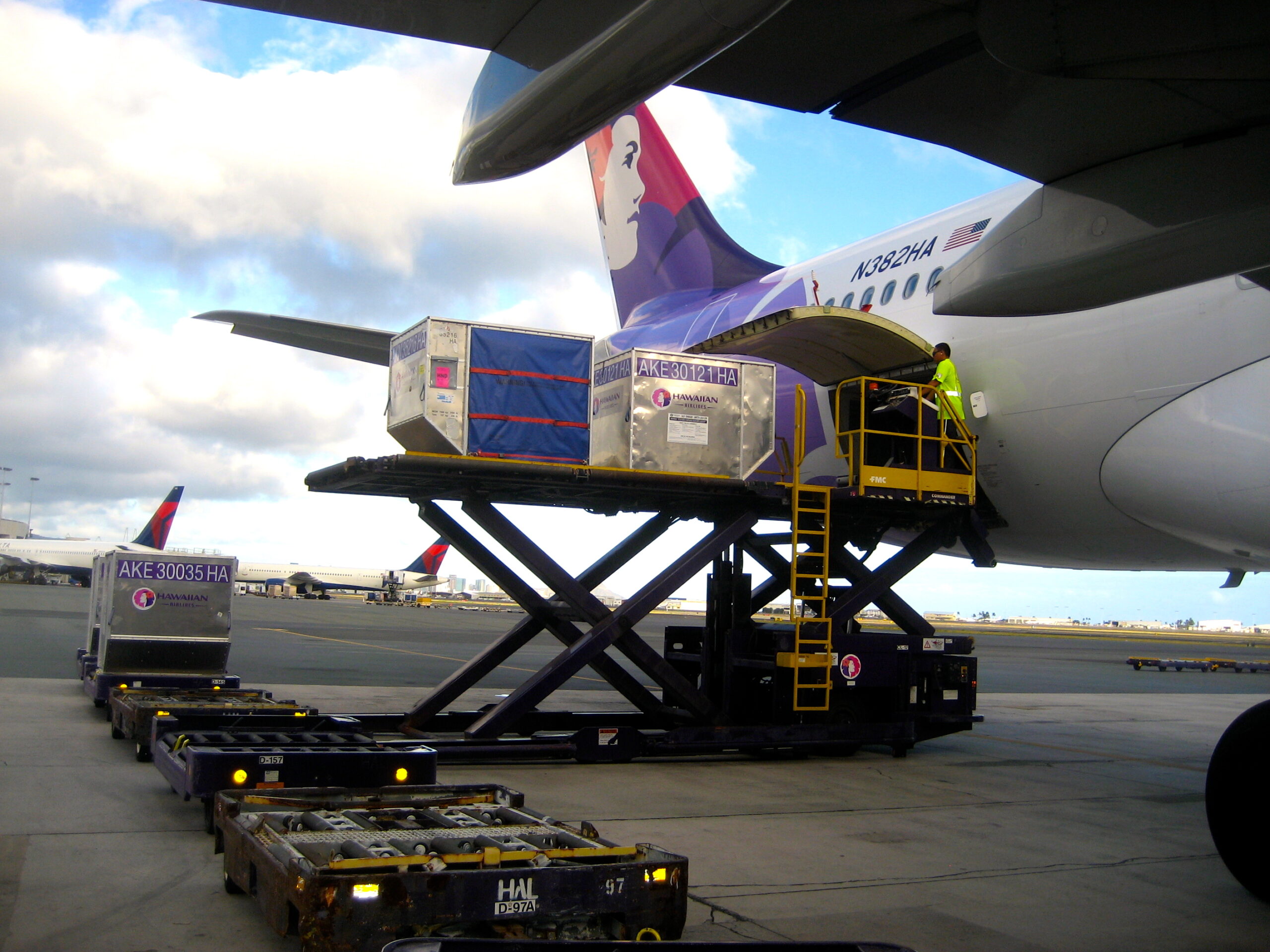 Hawaiian Air cargo0700